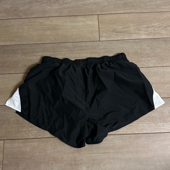 Nike shorts - Picture 3 of 3
